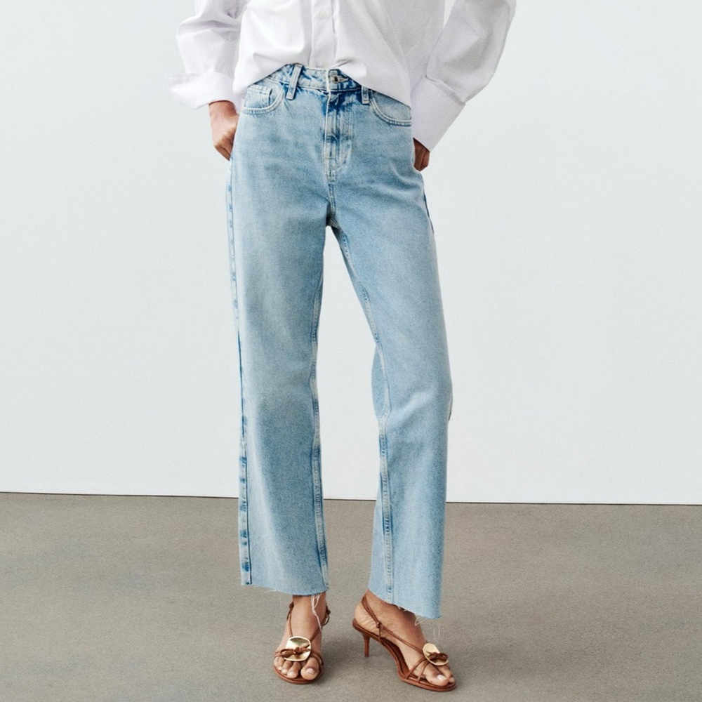 NWT— ZARA High Rise Straight Leg Jeans